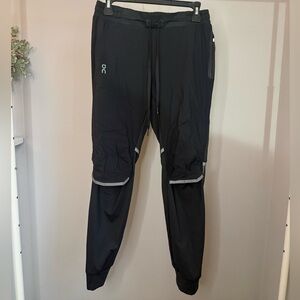 Barely Worn - Women's On Running Reflective Running Pants in Black Size Medium
